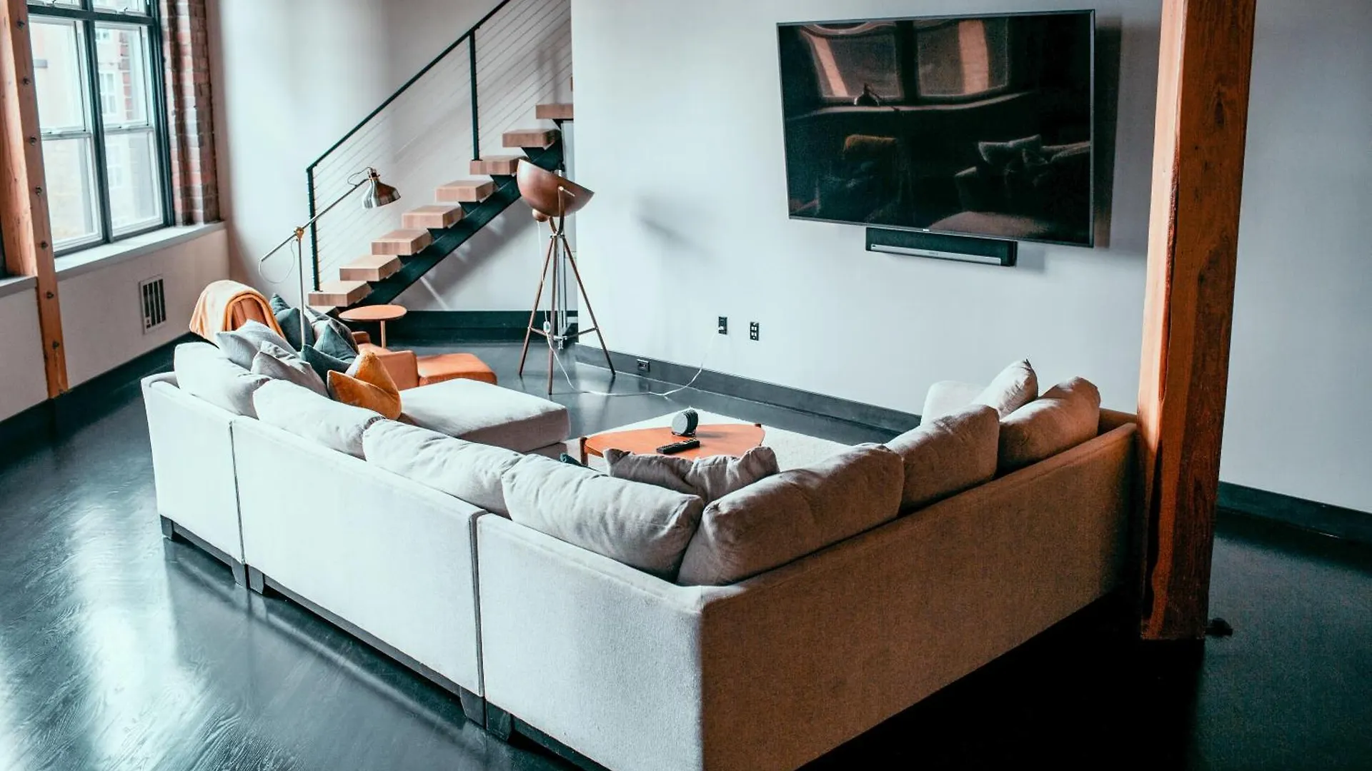 Apartment Massive Downtown Seattle Condo - Free Parking!